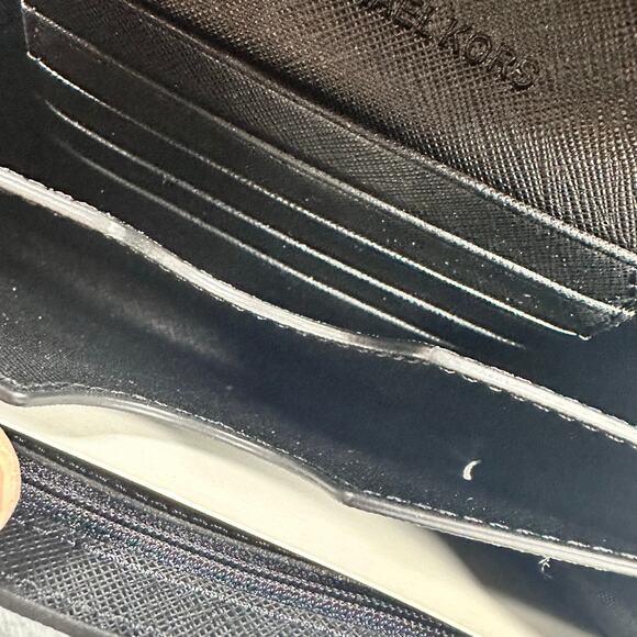 Michael Kors Jet Set Phone Crossbody NWOT - Picture 8 of 10